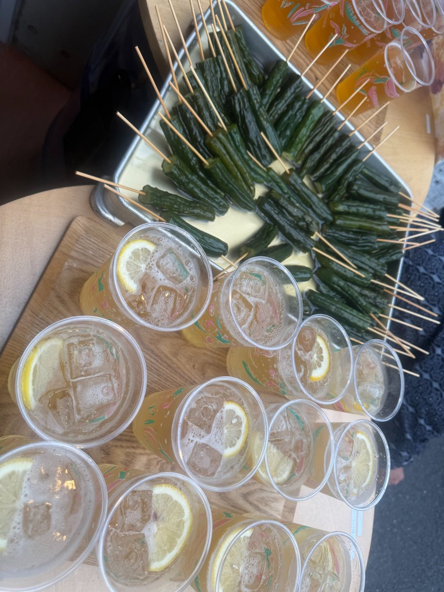 anjuarakawa's tweet photo. おはようございます！
町屋の旬菜居酒屋あんじゅです。

町中に活気があふれた天王祭
無事に終わりました🙌

今年は景気なのか、協賛店が少なかったようで大変喜んで頂きました😊

町の繁栄と共に私たちも益々頑張ってゆきます！
今週もよろしくお願いいたします🍻

#おは戦80608jg🌛 https://t.co/KgZ99hqw8C