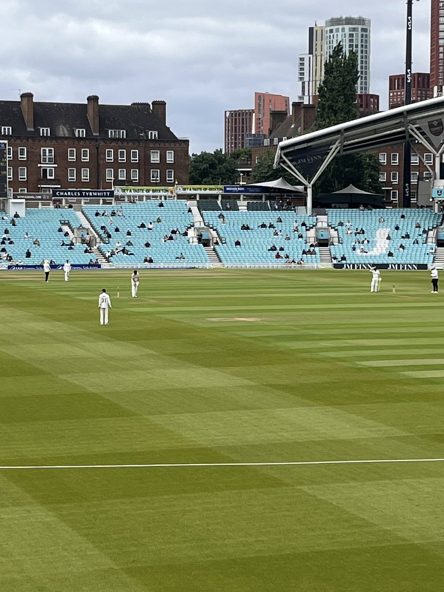 GreigSar1's tweet photo. Sunday at The People’s Home of Cricket 🏏🤎
@kosbosgood @Billytheyid70 
#CountyChampionship https://t.co/EqUYxm5ZTf