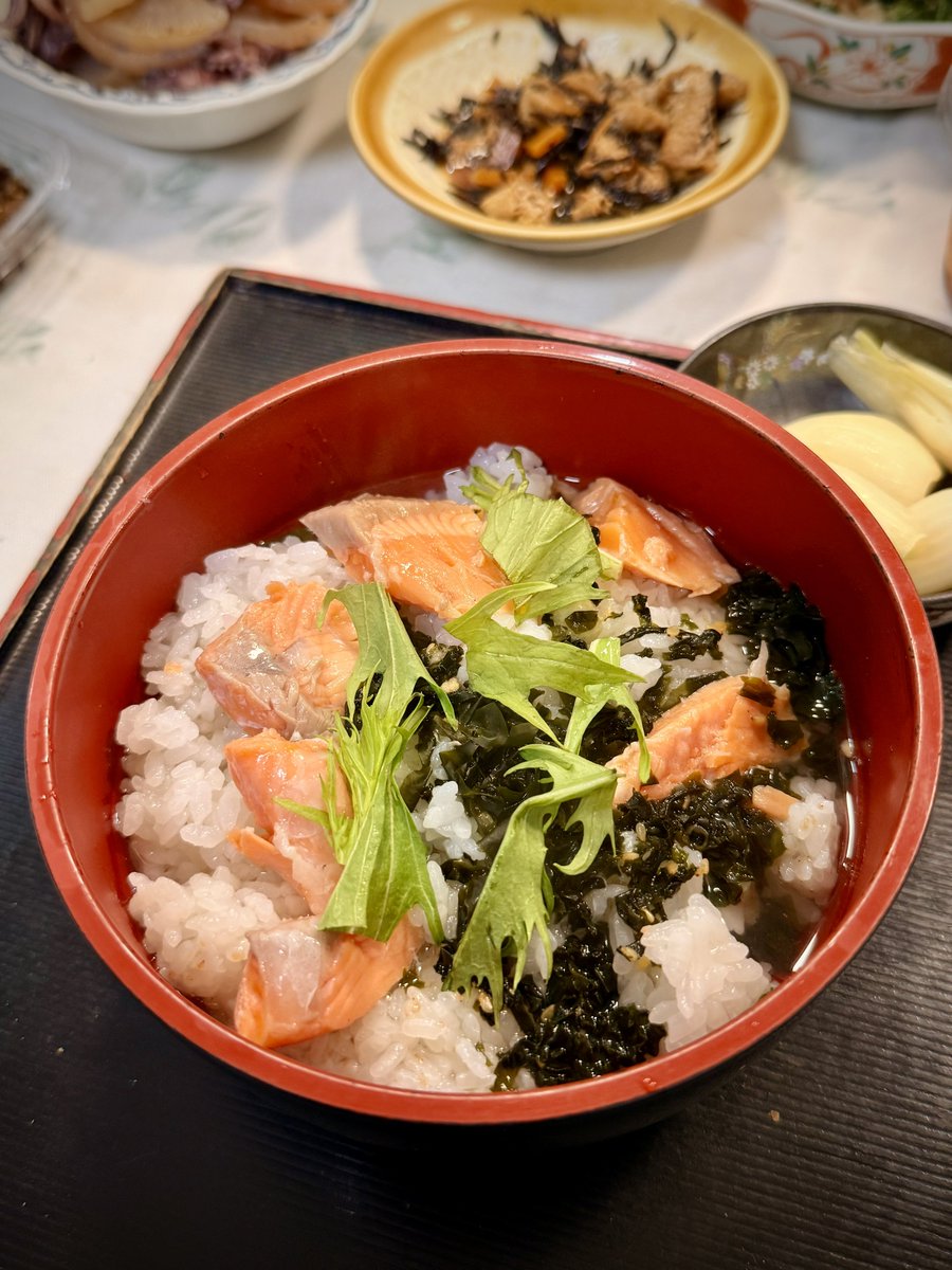 HsistersCooking's tweet photo. 良いシャケがあったので、軽くお茶漬けしました😌 https://t.co/5E7tUTXju3