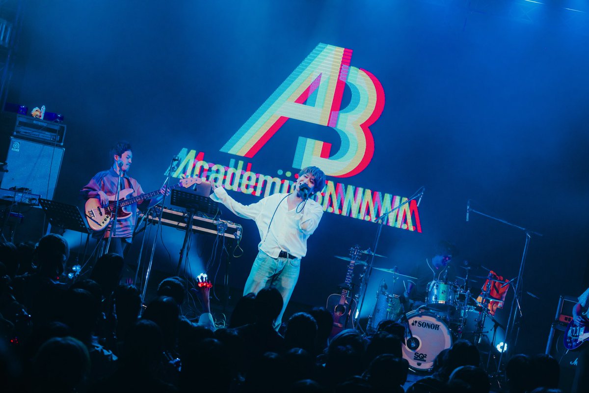 academic877's tweet photo. 雷祭Vol.2ありがとうございました⚡️

1. CHIANTI
2. Blue Jeans
3. Thank you Yoko
4. Painted My Pain
5. 夏風カセット
6. TOKYO

#アカバナ
#AcademicBANANA https://t.co/EDnZ330Bzn