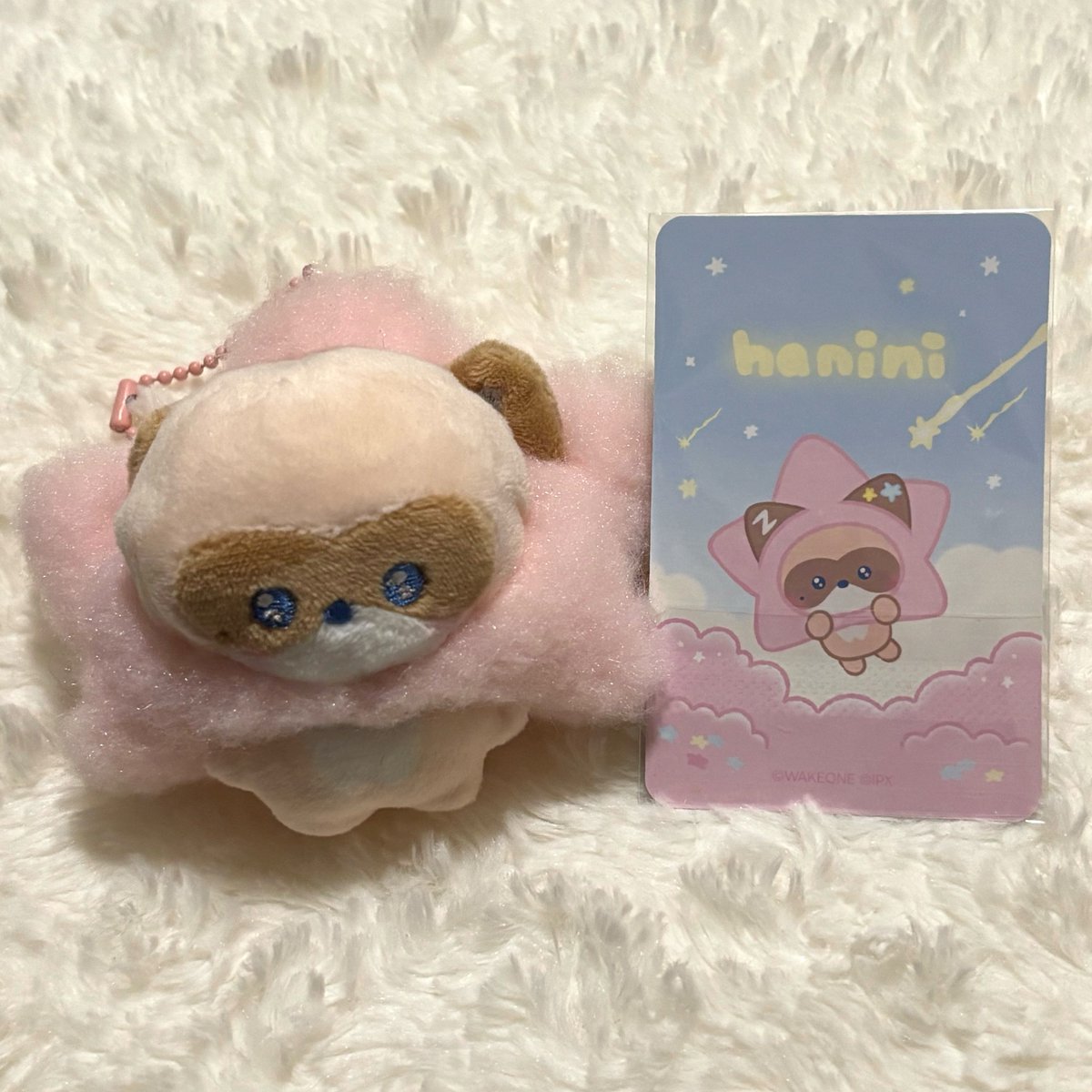 maechulvr's tweet photo. LOOK WHAT I GOT IN MAIL 😭😭😭😭 https://t.co/KKDaJuCftW