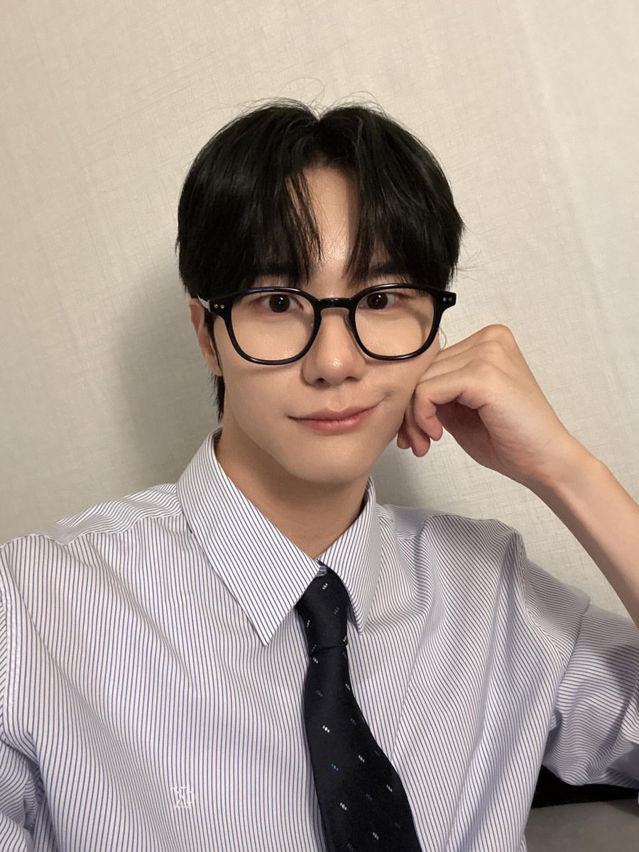 dearmimiuncle's tweet photo. 진짜 미남 .. https://t.co/nwnemEl9ha