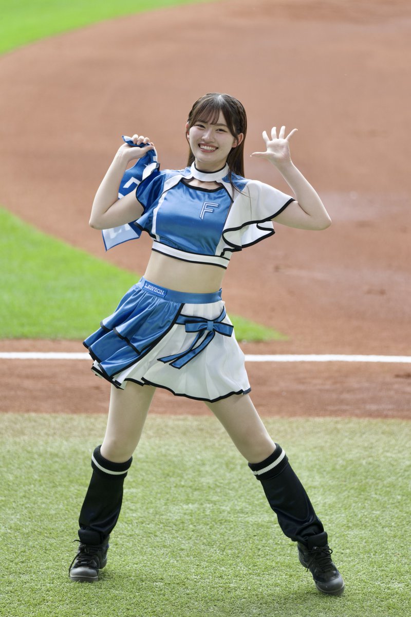 runx1012's tweet photo. この子可愛かったな、と

調べたら工藤心優さん🔍という方みたい

#ファイターズガール
#工藤心優 https://t.co/W5zQhezv2j