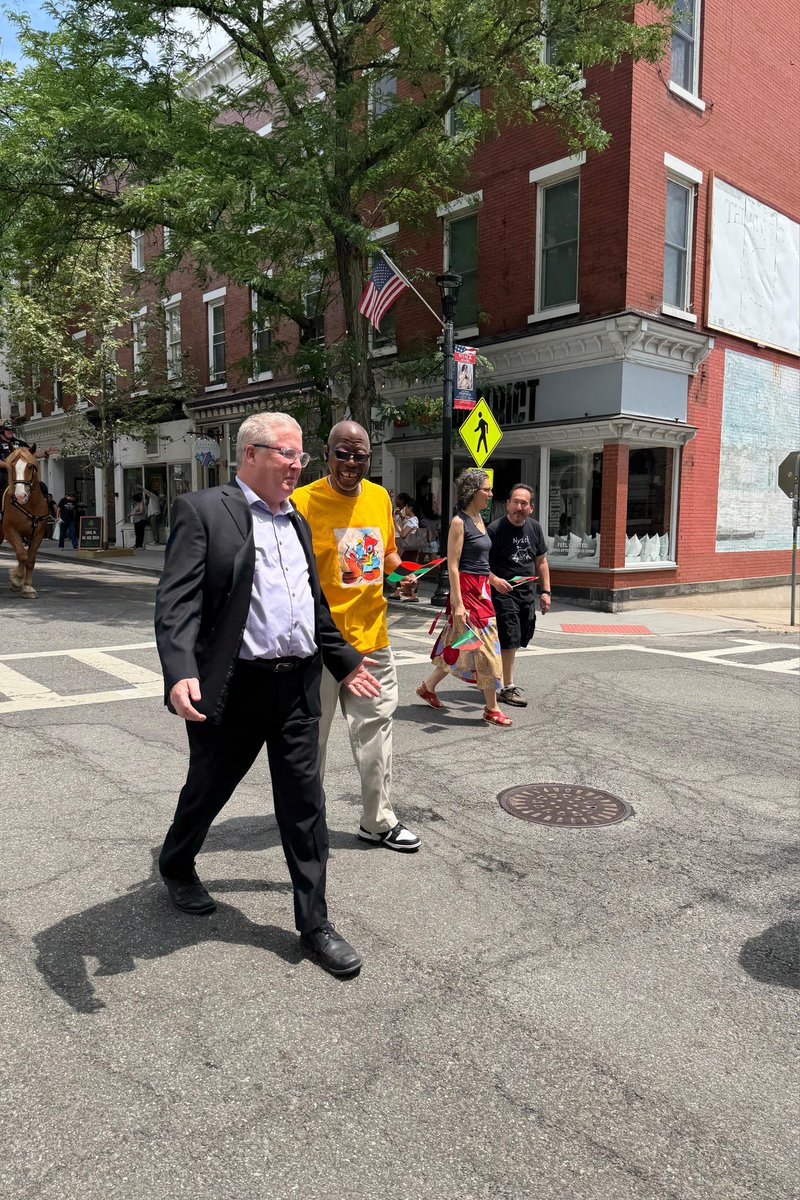NYSenatorWeber's tweet photo. It was a pleasure to attend the African American Day Parade in Nyack this weekend alongside @ChestnutRidgeNY Trustee Grant Valentine, joining community members in celebrating culture, history, and tradition. https://t.co/3UpNb5fLC7