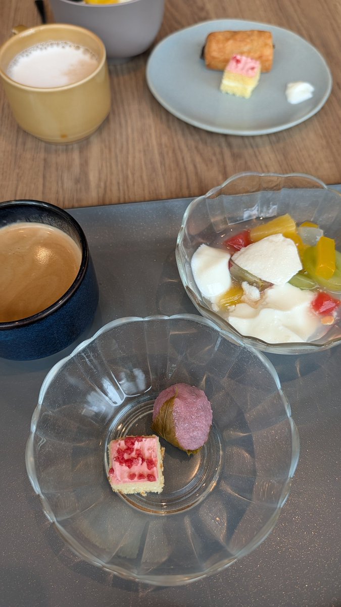 mihimaru519's tweet photo. 週末のお泊まり会食べたもの記録。
この他に生チョコパイ…

生チョコパイｳﾏｯ!
また食べたい🤤 https://t.co/RErtnmUo5y