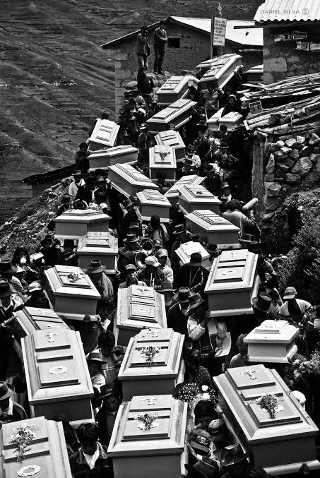 Jhonnys26259681's tweet photo. @keikonova2026 Hildebrando Pérez Huarancca ( suegro de IBER MARAVI) autor de la masacra de Lucanamarca 1983. https://t.co/irJd6VcOOd