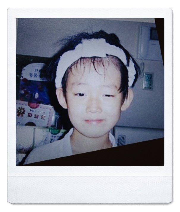apiwnzzn's tweet photo. baby bias                                      baby me https://t.co/nbBQfvTw3W