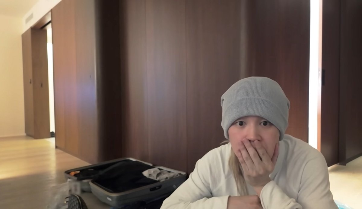 serendipidance's tweet photo. Quintessence of Jimin being NORMAL:

1) He hums wherever he goes.
2) He takes like two pants, shirts and sweatshirts on a 6-weeks-journey.
3) He's the cutest thing on earth. https://t.co/6QZrclD99t