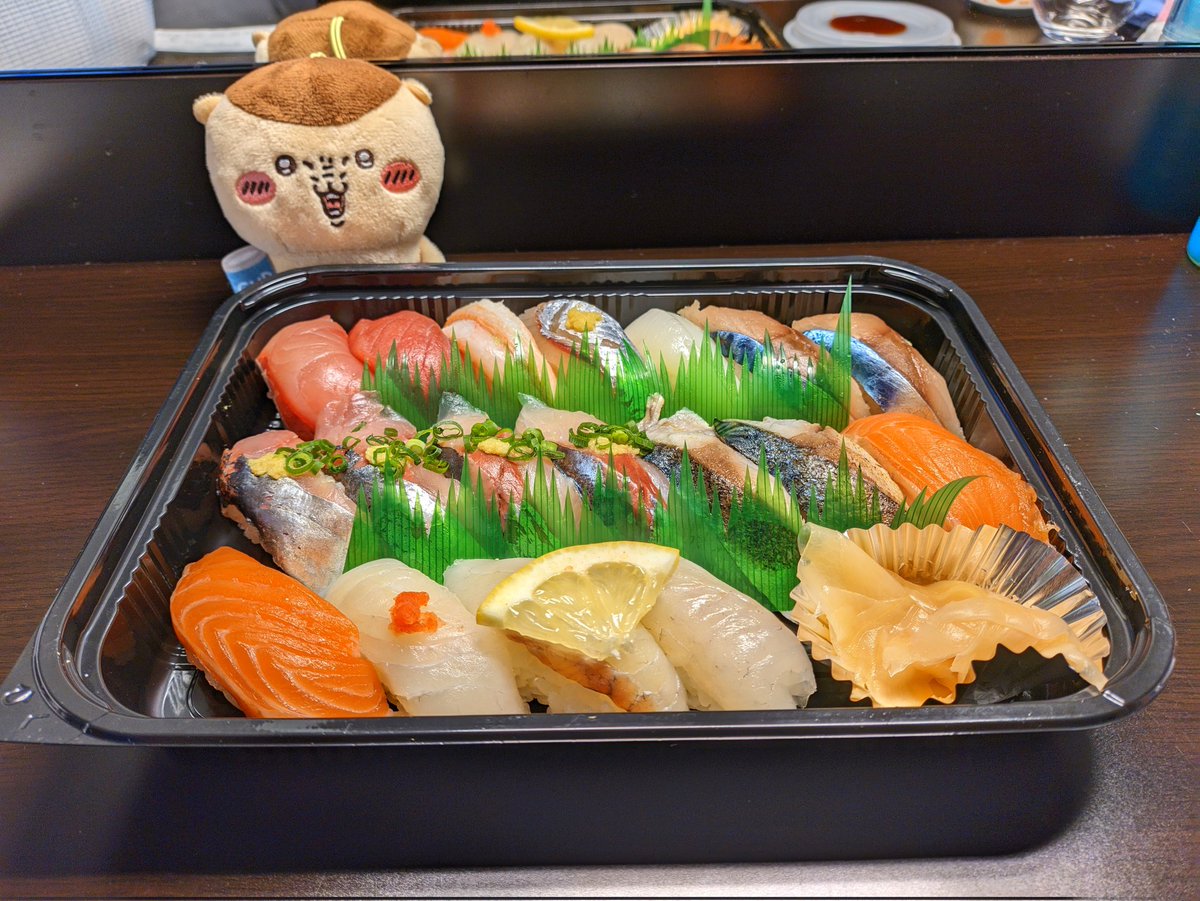 ak1_chan's tweet photo. 村上カブミ行けない腹いせにむしゃくしゃしてお寿司。初めて1食に3000円以上使いました😂ラムー弁当換算で6日分😇まーたまにはええやろ！ https://t.co/eamVsFS3Sa