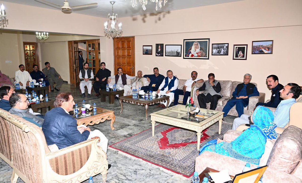 NEWS_BILAWAL's tweet photo. اسلام آباد: پاکستان پیپلز پارٹی کے چیئرمین بلاول بھٹو زرداری کی سربراہی میں پی پی آزاد جموں و کشمیر کی پارلیمانی پارٹی کا اجلاس

@BBhuttoZardari
@BakhtawarBZ 
@AseefaBZ https://t.co/TA7Fh39lQh