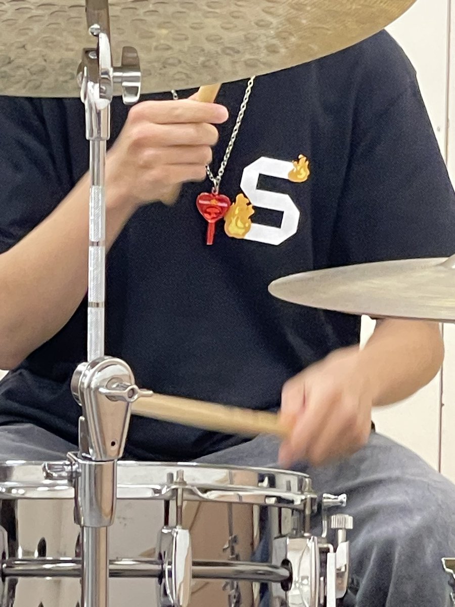 chuokubo's tweet photo. ドラムレッスン

最近赤いチューニングキーの注文が連続！
今週は赤をつけてくれる人が多い https://t.co/sD0jlkPt1u