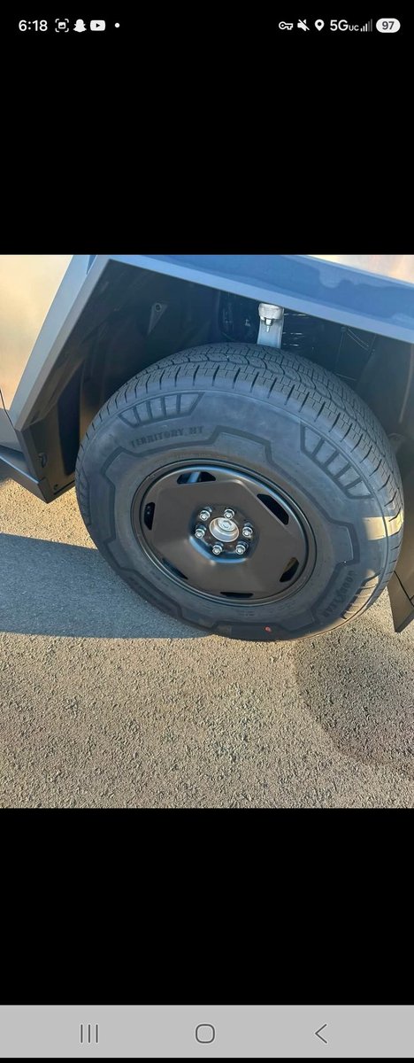 775Garage's tweet photo. Looks like deliveries of the $59,990 Cybertruck will be starting soon!! This one appears to be missing it's hub caps. This one was spotted in So-Cal. https://t.co/h6YSwOEFuW