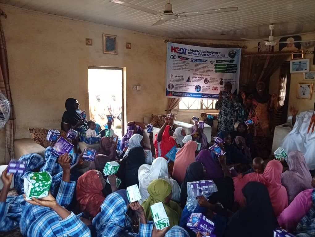 Hasena_hcdi's tweet photo. Every girl deserves access to menstrual health education and hygiene products.

HCDI conducted a Menstrual Hygiene Awareness Campaign in Maikunkele Ward, Bosso LGA, Niger State, 

#MenstrualHealth #HCDI #GirlsEmpowerment #PublicHealth https://t.co/zTZ3IxlUwE