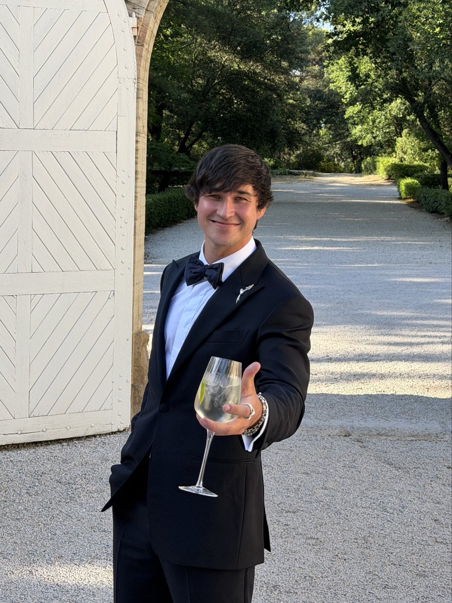 johnsummit's tweet photo. checkin in to wish everyone a great summer

don’t forget to give urself a moment to reflect, to let go of bullshit &amp; to truly live life

-john schuster https://t.co/vhrm4ZnFPT