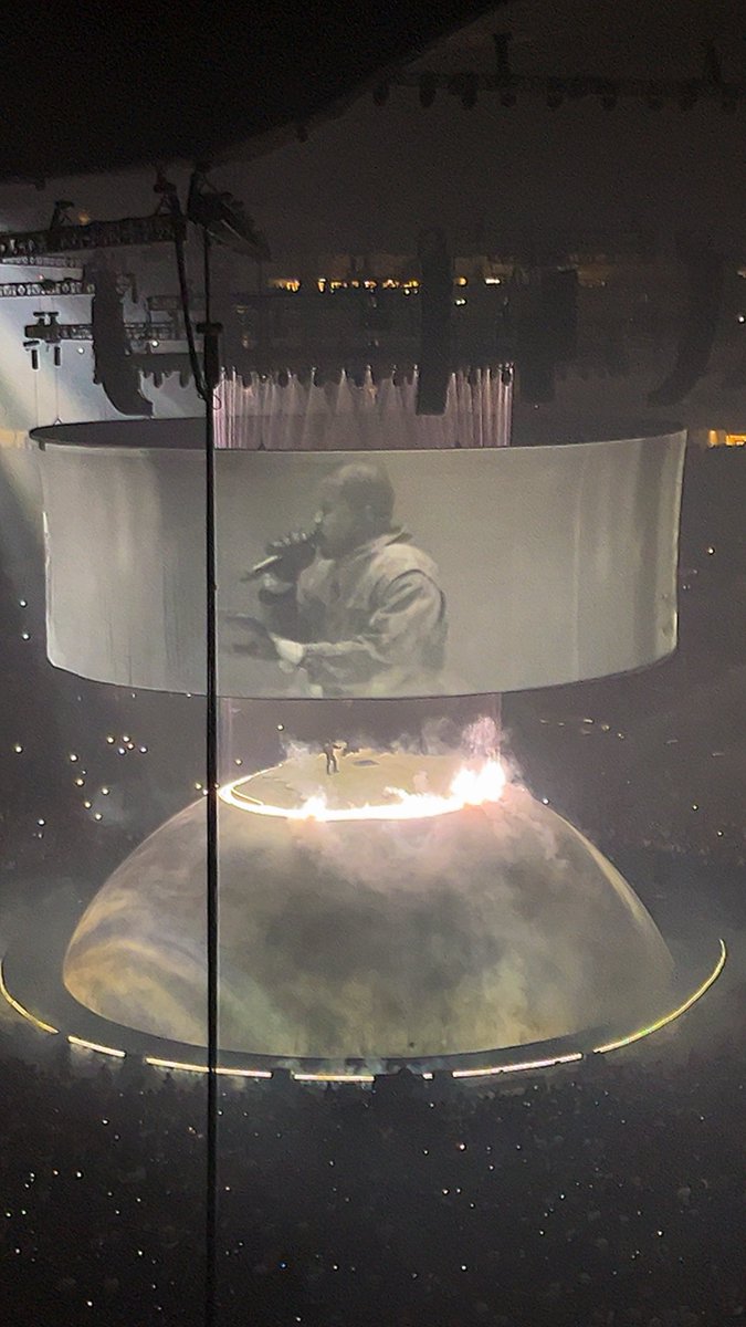 CynnZee1's tweet photo. @GetInspired_EU I’m glad someone agreed with me !! I been to all his concerts since 2010 and I said the same thing watch the throne was my fave until ye did this show! La sofi night 2 🔥🔥🔥🔥🔥 https://t.co/DOWRXK1xKc