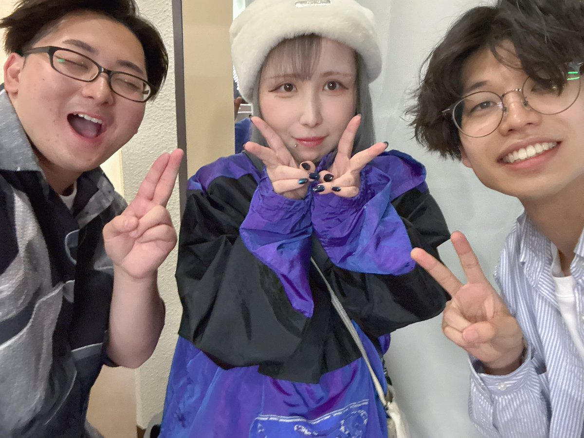 ukix03's tweet photo. 南阿佐ヶ谷夕方わいわいライブ、アシスタントMCありがとうございました！
皆さん、お疲れ様でした😉

チョイチョイ麺のお二人と。

チョイチョイ〜 https://t.co/2nPViQ4DkI