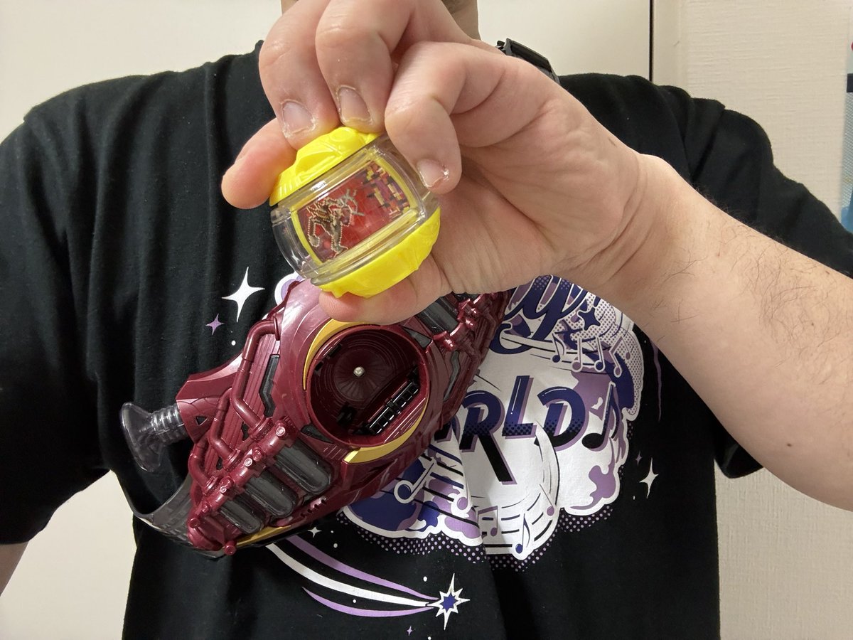 Calibur02's tweet photo. ロードファイブにも擬装
ファイブの活躍する姿もっと見たかったよ。
劇場版でも出るみたいなので期待してます。 https://t.co/BPa2y4kfd9