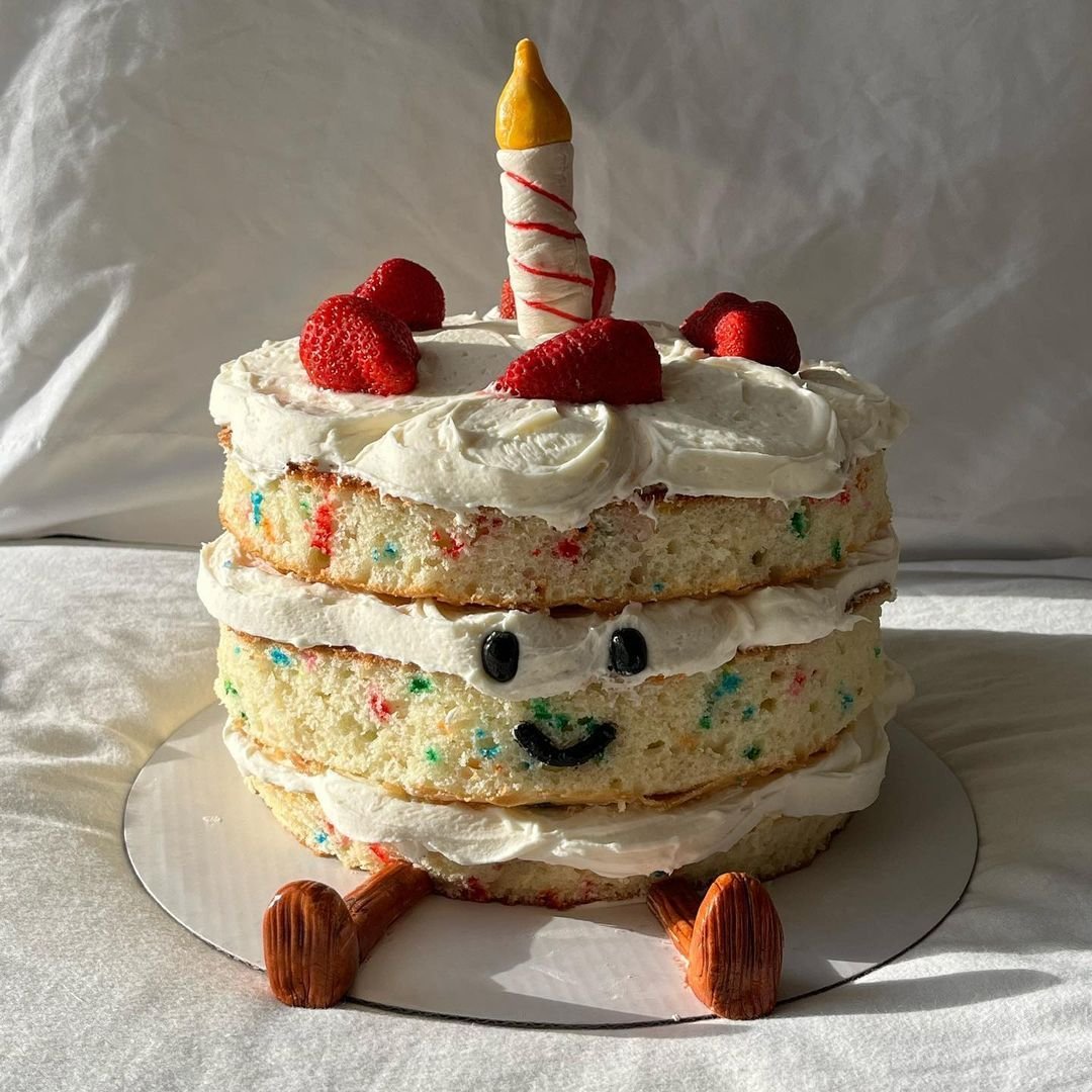 dearpttp's tweet photo. how pinterest sees me:
- cake 
- drink
- outfit
- thai actor https://t.co/jZZAwQOv5z