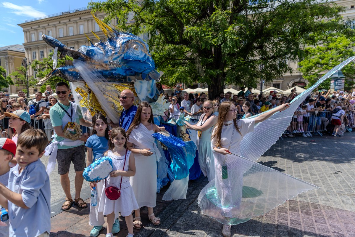 krakow_pl's tweet photo. 🐉 Wielka Parada Smoków już za nami, ale emocje wciąż nie opadają! #Kraków #smoki #parada #zabawa #tradycja 1/3
Fot. Bogusław Świerzowski/kraków.pl https://t.co/8u5pQudM1r