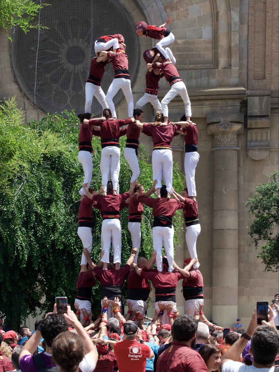 XicsGranollers's tweet photo. Avui a #StAndreu en motiu de la Diada de Primavera hem descarregat 3pd4, 4d8, 7d7, 3d7 i 2pd4
Un plaer compartir plaça un any més amb @jovedebarcelona i @CDTerrassa, gràcies per l’ajuda colles.
#castells https://t.co/ANOgTgLwqJ