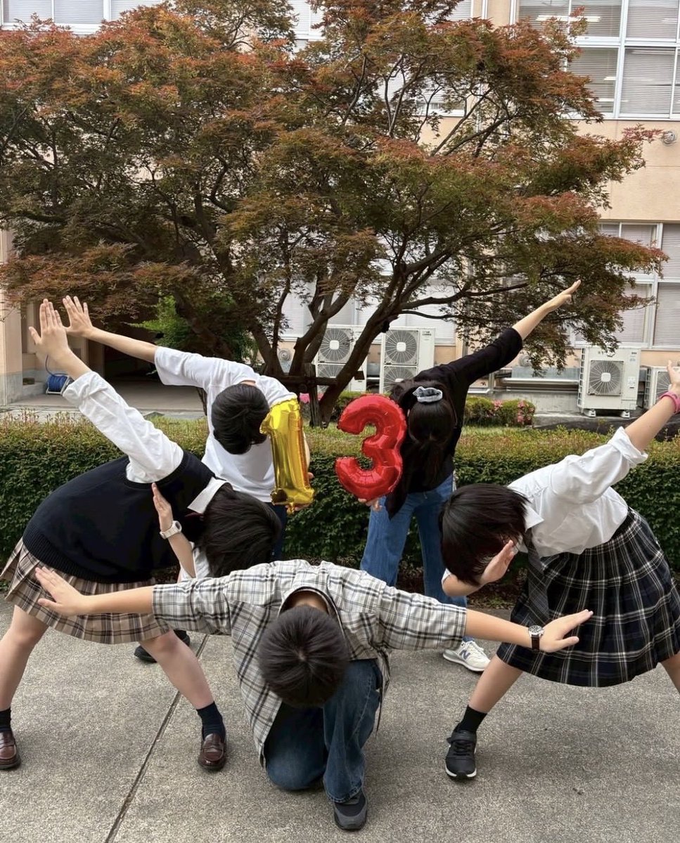 Enjitsu78th's tweet photo. 学苑祭まであと13日!!

皆さんラジオは聞いていただけたでしょうか??
広報総括と委員長がしっかりと第78回学苑祭について宣伝してきました😤
インスタに新たな動画もアップしましたのでぜひチェックしてみてください✨ https://t.co/wUqzagLQoM