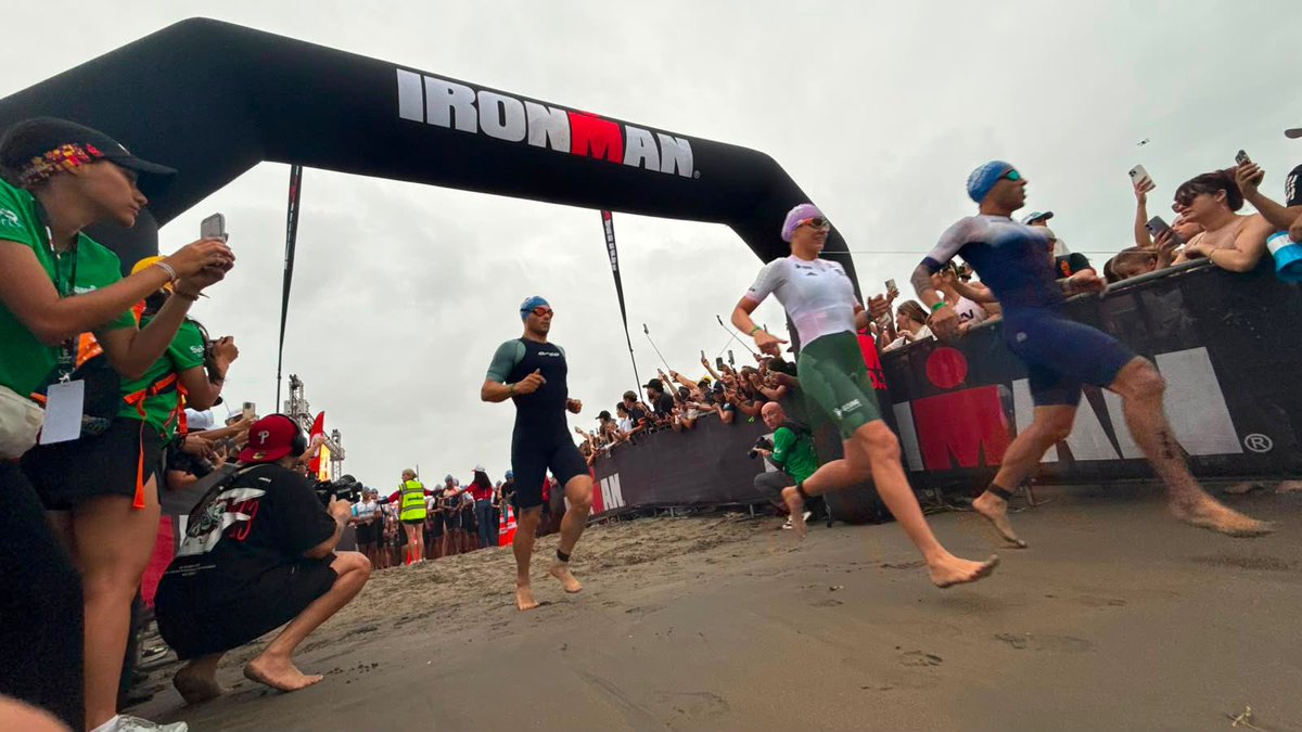 AnaMariaAljure's tweet photo. 🌅 Hoy, #Barranquilla amaneció con una energía especial 🏊‍♂️🚴‍♀️🏃‍♂️

Desde muy temprano, miles de atletas se lanzaron al mar en Puerto Mocho 🌊 para dar inicio al #IRONMAN 70.3 una prueba de disciplina, perseverancia y pasión. 💪🏻

Ver a miles de participantes asumir este reto, emociona e inspira🙏🏻. La ciudad y la @alcaldiabquilla los acompaña en cada brazada, pedalazo y kilómetro, para hacer historia juntos! Muchos éxitos para todos! 👏🏻✨