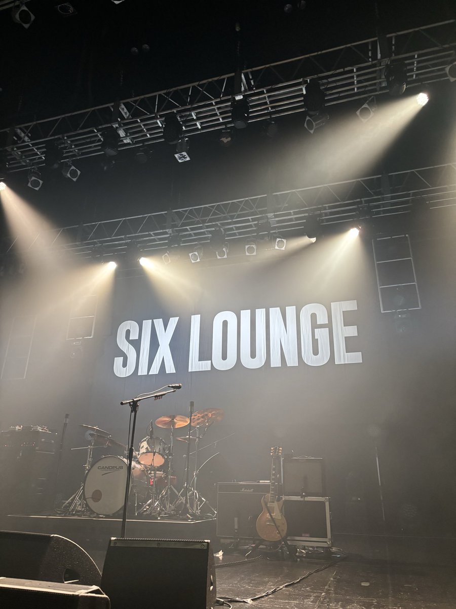 rh1d4tk's tweet photo. ライブハウスでは初めてのSIX LOUNGE&amp;coldrain楽しすぎた！！
ツアー初日だからなんの曲かは言えないけど5年前にSIX LOUNGEを知ったきっかけの曲を初めて聴けて感動してまった
武道館公演決定おめでとう！！ https://t.co/XjFFaa8ZbE