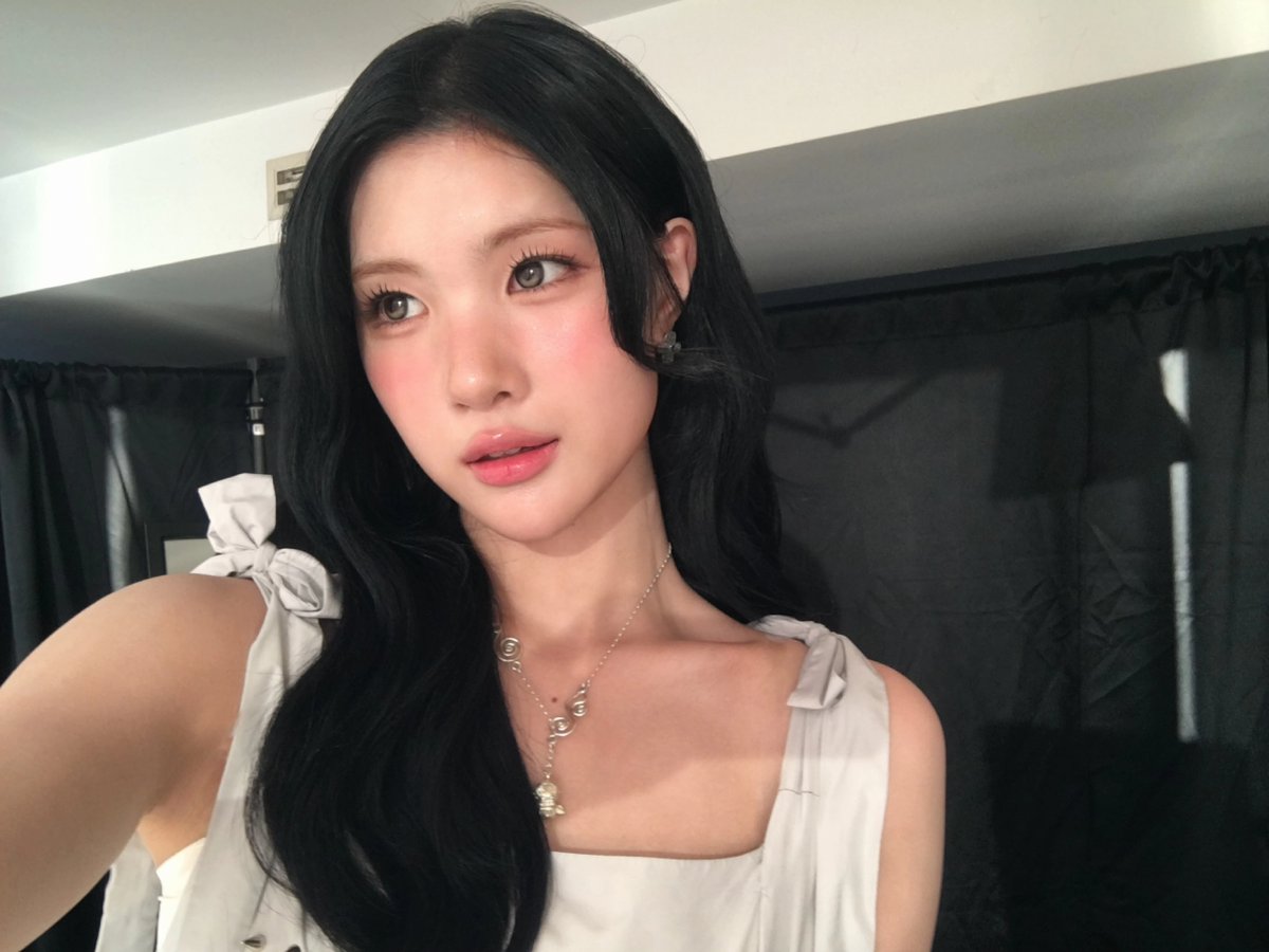 juunnkim's tweet photo. There will always be a princess inside of me. https://t.co/pnA5UD2C6i