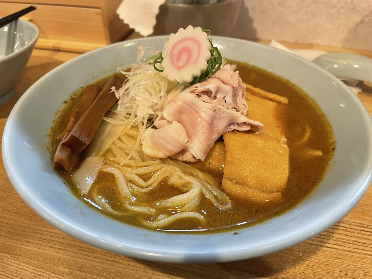 tarokichi17's tweet photo. #たろきちラーメン部
ダイテツ食堂
スタミナ鉄板焼肉(ぱっくり系)
ライス(大)
手打ち式冷しカレー中華

チンチンの鉄板にニンニクの香りが凄まじくてしょっぱ旨い✨
肉もキャベツも美味すぎてご飯がススム！！
冷たいカレーも美味すぎる😽
"たろきちの紹介"で鉄板焼肉頼んだら何かあるかも！笑 https://t.co/Z6KBTY2PZk