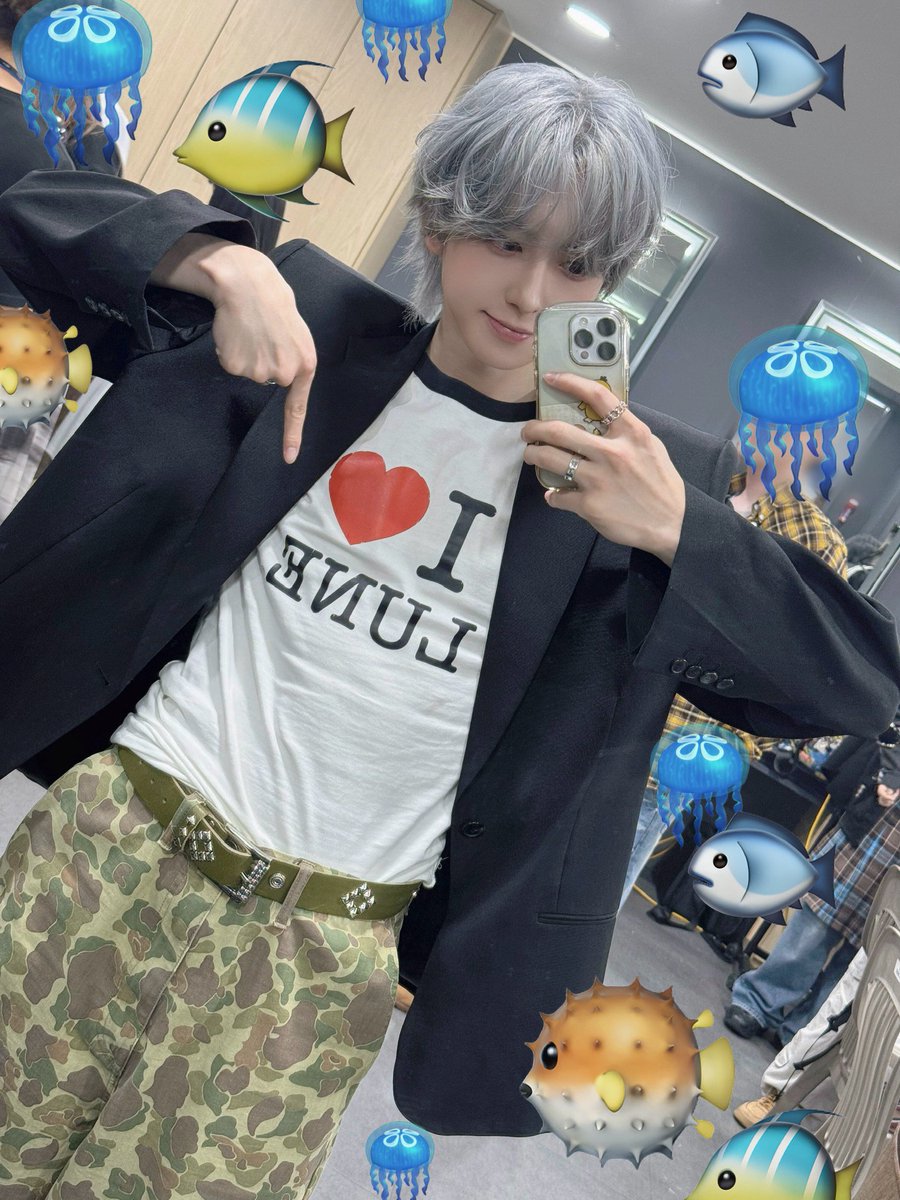 minisodeweno's tweet photo. guys i think he loves luné https://t.co/PLlFncaXFr