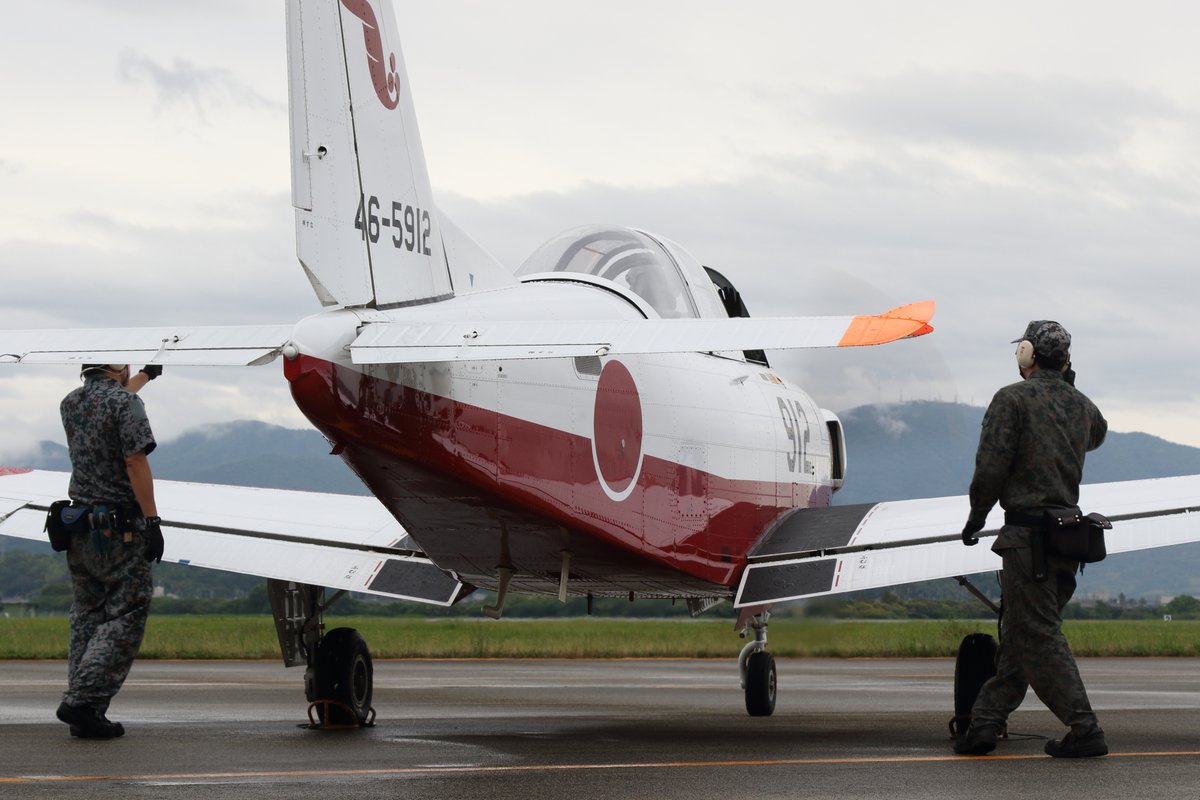 few0001's tweet photo. 今年の防府はT-7のプロペラ後流を至近距離で思う存分浴びることが出来る配置でのスタートでした。 https://t.co/egDAKQsSfx