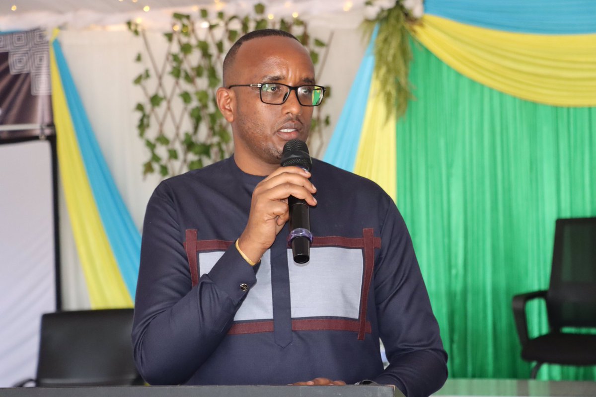 BugeseraDistr's tweet photo. Kuri iki Cyumweru, Umuyobozi w’Akarere @MutabaziRich n’intumwa za @Leaders_Pray,  bifatanyije n’Umurenge wa #Ntarama mu masengesho y’abayobozi mu nzego zitandukanye afite insanganyamatsiko igira iti:"Igisonga gifite intego: kumenya Abantu b'Imana, Icyerekezo n'umutungo”. https://t.co/aK5s3qmj7K
