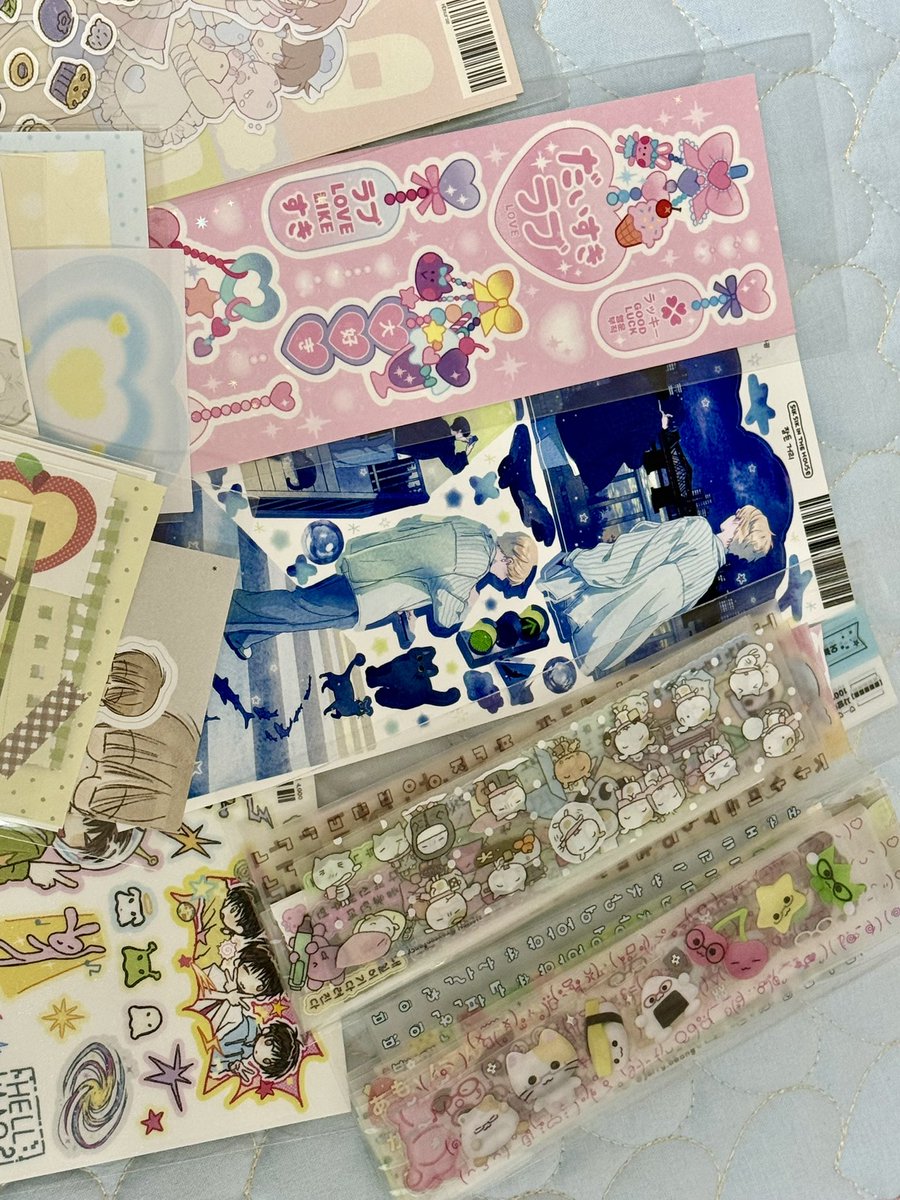 Bread_geul_'s tweet photo. 🎁스티커 나눔 RT 이벤트🎁

좋아하는 것들을 함께 나누고 싶어 작은 나눔을 열어봅니다. ☺️ 

스티커 + 키스컷 + 모조지(또는 북밴드) 구성으로 총 2분을 추첨할 예정이에요

제가 뽑은 스티커도 함께 넣어드립니다ㅎㅎ

당첨자 발표는 6/15(월)이며 배송비(준등기 발송)는 제가 부담합니다 🫶🏻 https://t.co/rUgmy7ZZME