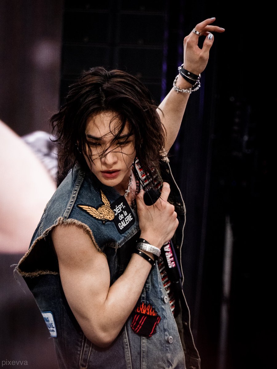 pixevva's tweet photo. Hyunjin
Stray Kids at GOVBALL in New York City

#straykids #스트레이키즈
#현진 #hyunjin https://t.co/6jJvuG0UVM