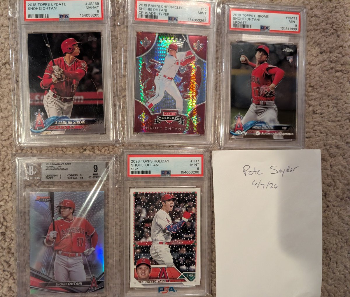 phsnyder's tweet photo. @aaroncgarrett @Connor_Cs_Cards Ohtani topps chrome rc $275
Panini crusade hyper /299 $200
3 game hr streak 35
Bowman's best refractor 35
Holiday ssp 40 SOLD

Take all for $550

Add $6 shipped bmwt https://t.co/GGf2l8bqtB