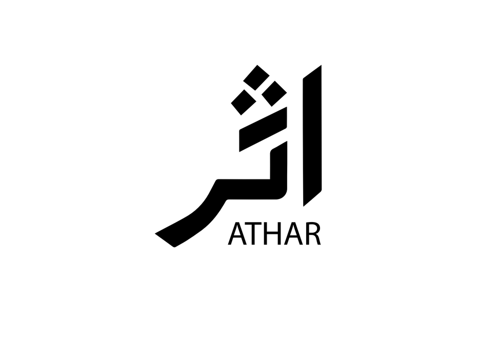 suadstudio's tweet photo. هوية   " أثًـــــــر " 

اثر ماركة عطور كان المشروع  تعديل وتجديد الهوية البصرية الخاصة فيه 

بعد نقاش وصلنا لفكرة، وهي تصميم أيقونة تعكس معنى الاسم مع طابع فخم. اخترنا رمز البصمة و صممت ثلاث أشكال لها  و تركت الاختيار للعميل. 
 
الصدق تمنيت الشكل الاول 💔🥺 https://t.co/zpQkrvYgCl