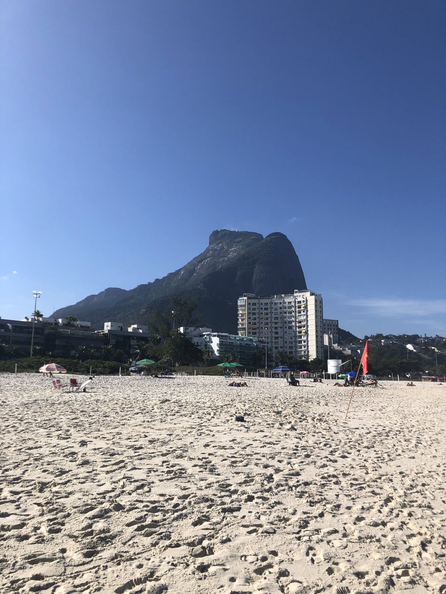 _nobre___'s tweet photo. hj fui pra praia na volta da academia com um cel antigo reserva e não é que as fotos pareceram melhores que o meu principal?? Wtf parece que as cameras pioram com o tempo https://t.co/PGCOArfnlQ