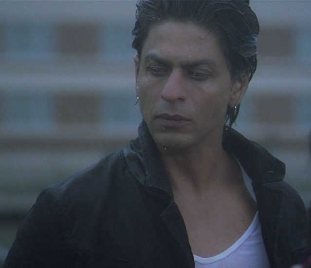 SKxxSRK's tweet photo. No one portrays pain &amp; irritation better than SRK. In this category, my personal favs are KANK, Devdas, &amp; HTHS. https://t.co/9kYvk29ZdH