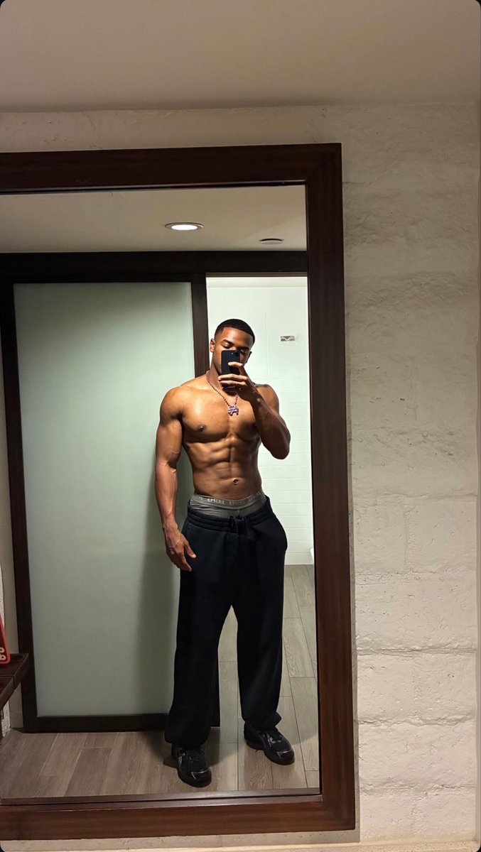 selorm__a's tweet photo. KC 😌🤍
 #LoveIsland #LoveIslandUSA https://t.co/3NaXzaE652