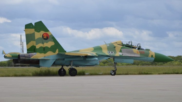 Yepmtnf's tweet photo. (2/2)

🇺🇬 Uganda: small fleet of :

- 6 Su-30MK2 

🇦🇴 Angola: fleet of :

- 12 Su-30K https://t.co/xjpPZ8JBvl