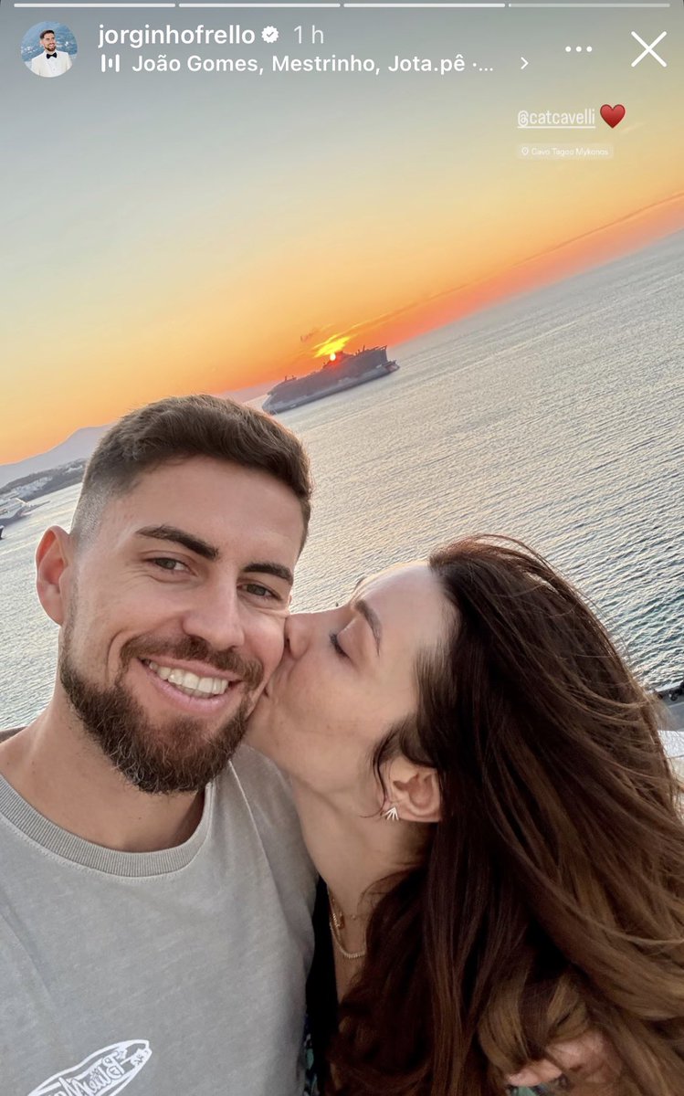 ColunadoFla's tweet photo. 😮‍💨❤️ | Será que Jorginho está curtindo bem as férias ao lado da esposa? https://t.co/hDX51Hakjg