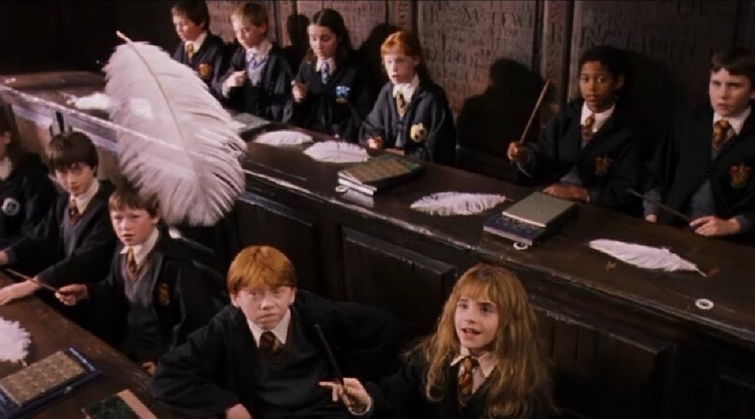 TheDailyHPotter's tweet photo. "Wingardium Leviosa" 🪶 https://t.co/GT8gILVdHm