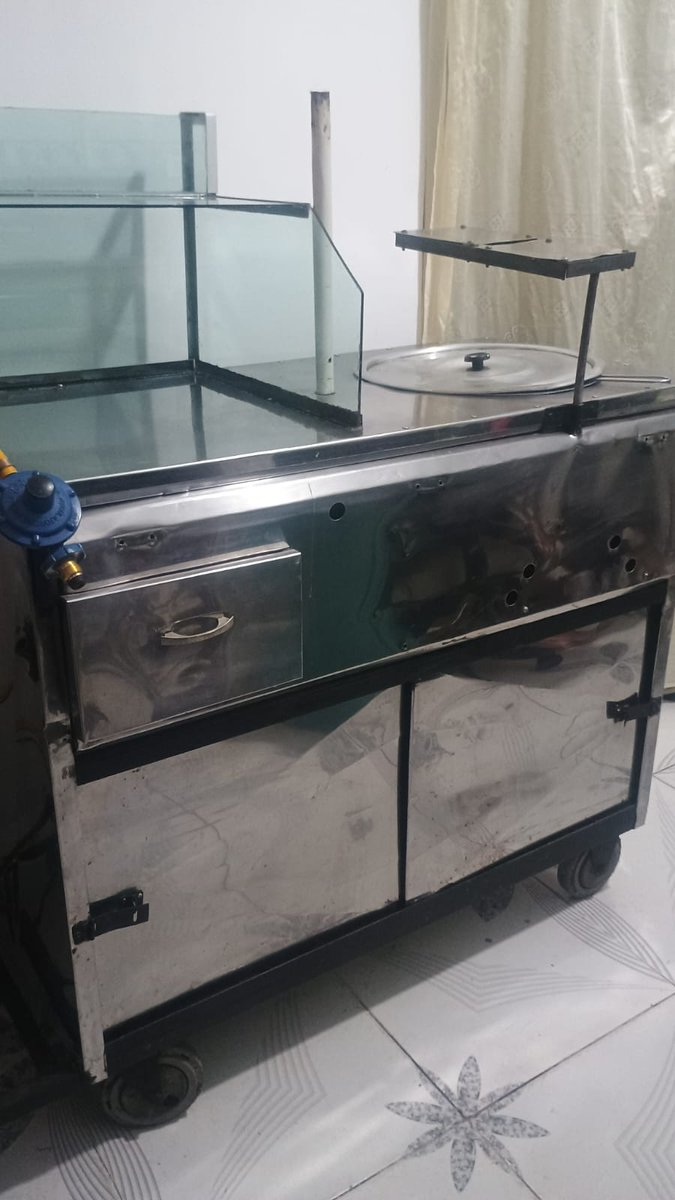miscelilian's tweet photo. Se vende puesto de comidas rápidas. Info por WhatsApp 3226896250, barrio Las Brisas en Pereira. https://t.co/VjIt7ICOwJ