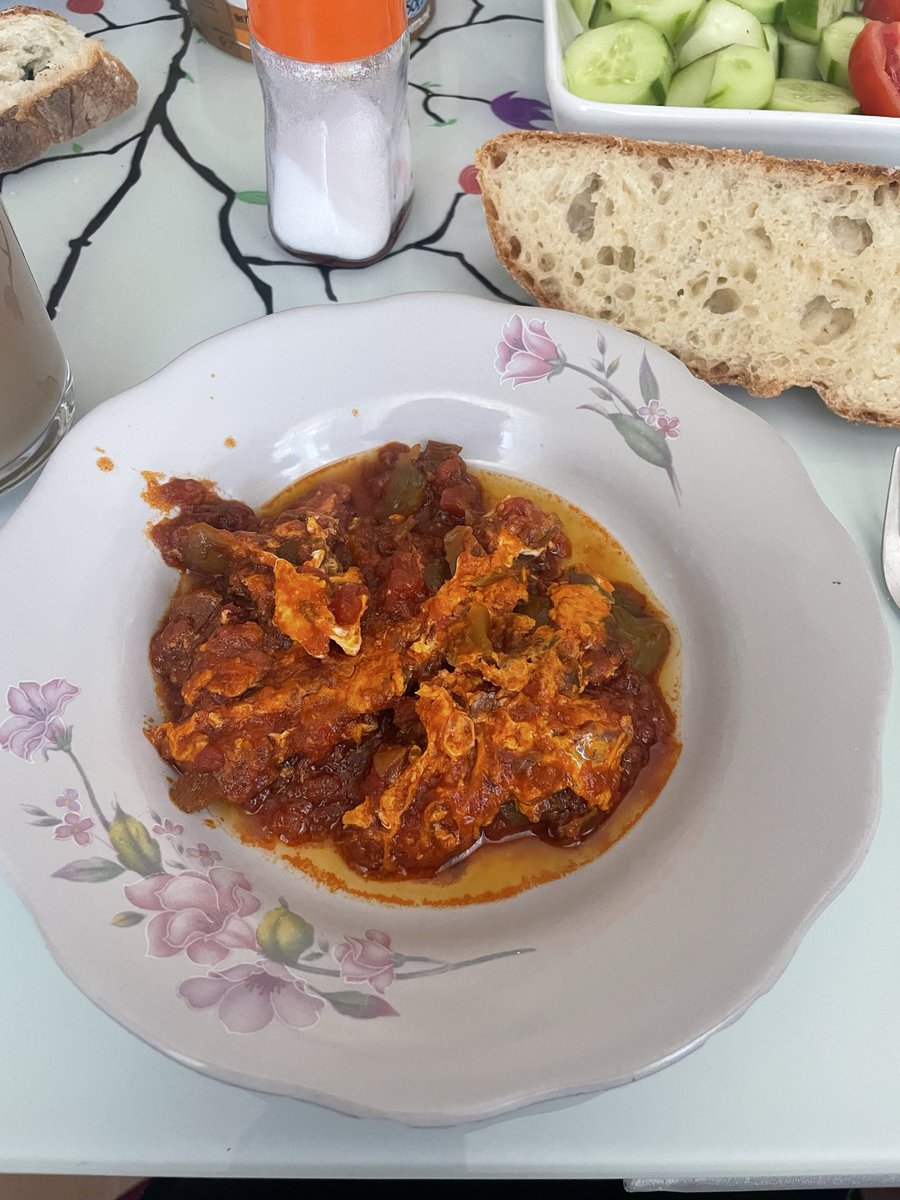 laragasm's tweet photo. everything that i ate today ~600 cals https://t.co/30uNV5vZdm