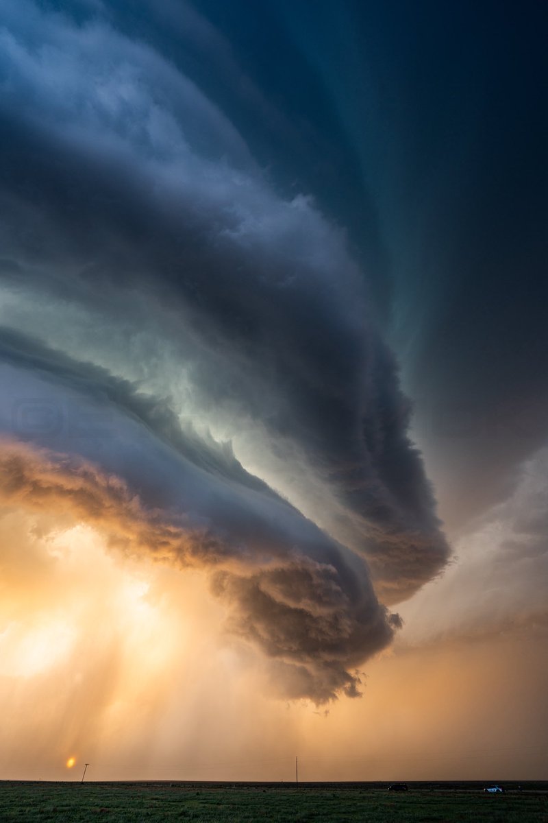 Emokwx's tweet photo. One year ago today in New Mexico: the unbelievable Nara Vista supercell https://t.co/88xCcwYieE