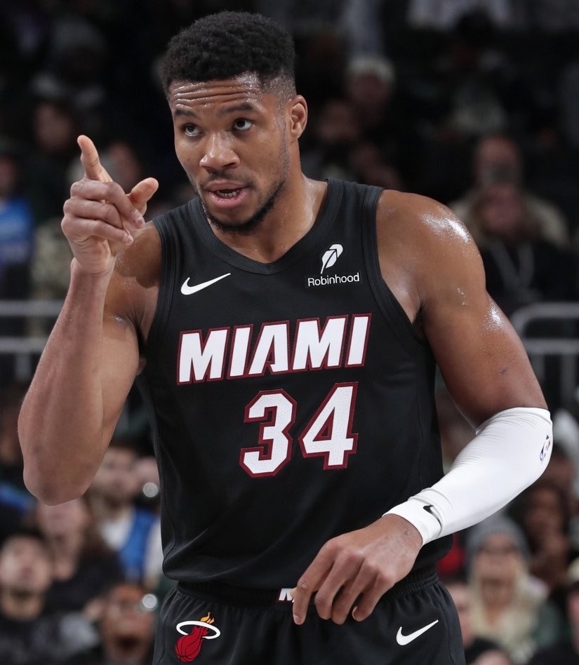 esidery's tweet photo. Giannis Antetokounmpo’s odds to be traded to the Heat are surging on Polymarket:

Miami: 46%
Celtics: 11%
Trail Blazers: 11% https://t.co/fhPYRRBNlD