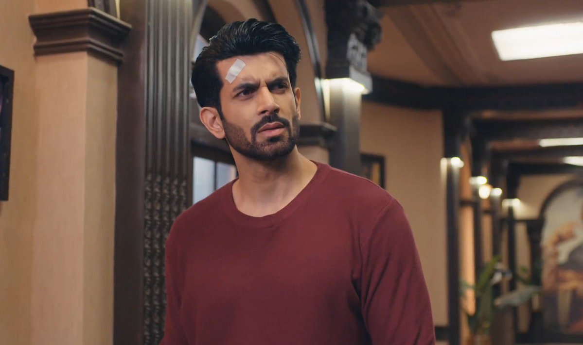 saffarnaama's tweet photo. Jo Jo request hamne poore season ki wo inn last ke teen epis me dere hai. It would hv been really great if they to consider these requests earlier. Last ke epis me aake Arya ko Casuals dere hai. I mean too late now.
Also Namik looking 🤌
#namikpaul #naagin7 https://t.co/P08mU8vrTs