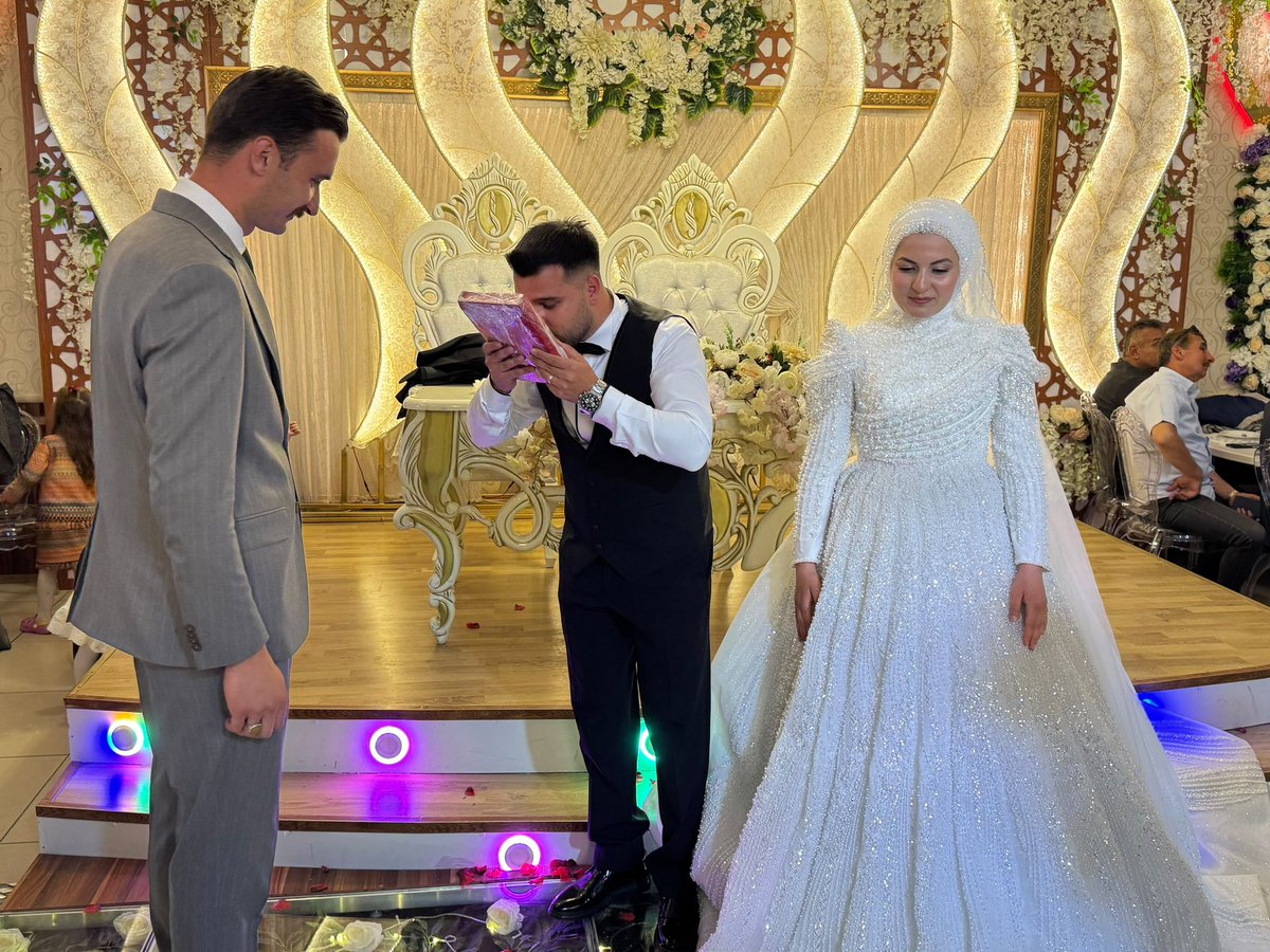 ysfeksioglu's tweet photo. Cansu &amp; Fazıl kardeşlerimin düğün merasimine katıldık.
Rabbim iki cihan saadeti nasip eylesin. https://t.co/rbzhzXBcvP