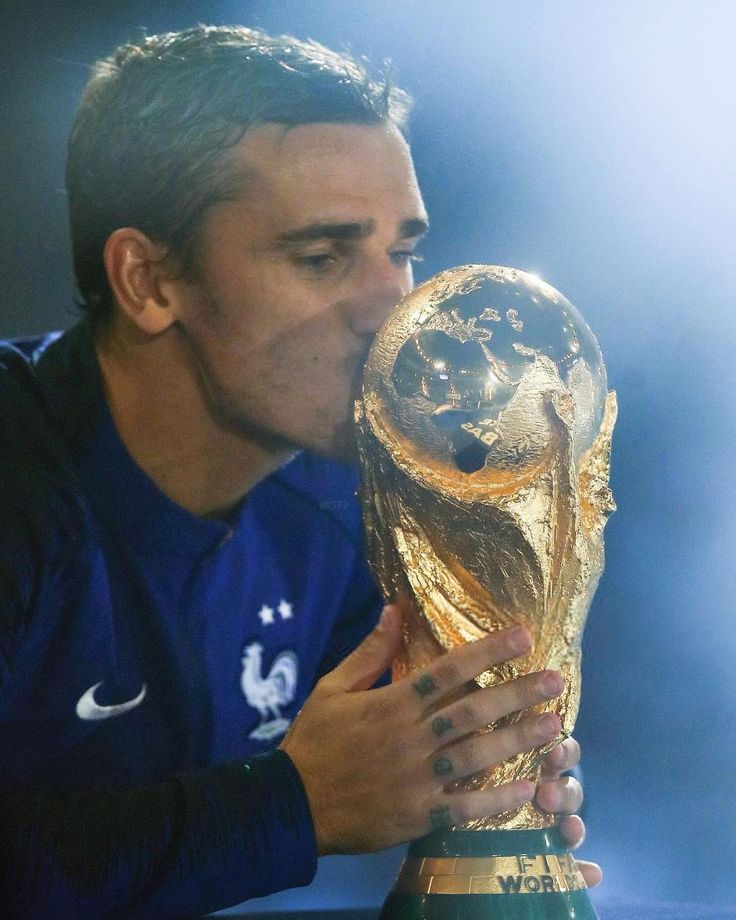 alenaesayan's tweet photo. three world cups. one antoine. 🇫🇷💙 https://t.co/ncXKLdtIYo