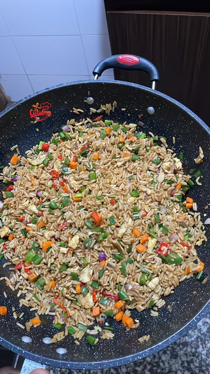benueboypj3_'s tweet photo. Oh yes, a wok is the best pan to use for any type of stir fry dish…. Fuiyohhhh https://t.co/bXCB6UTpTV
